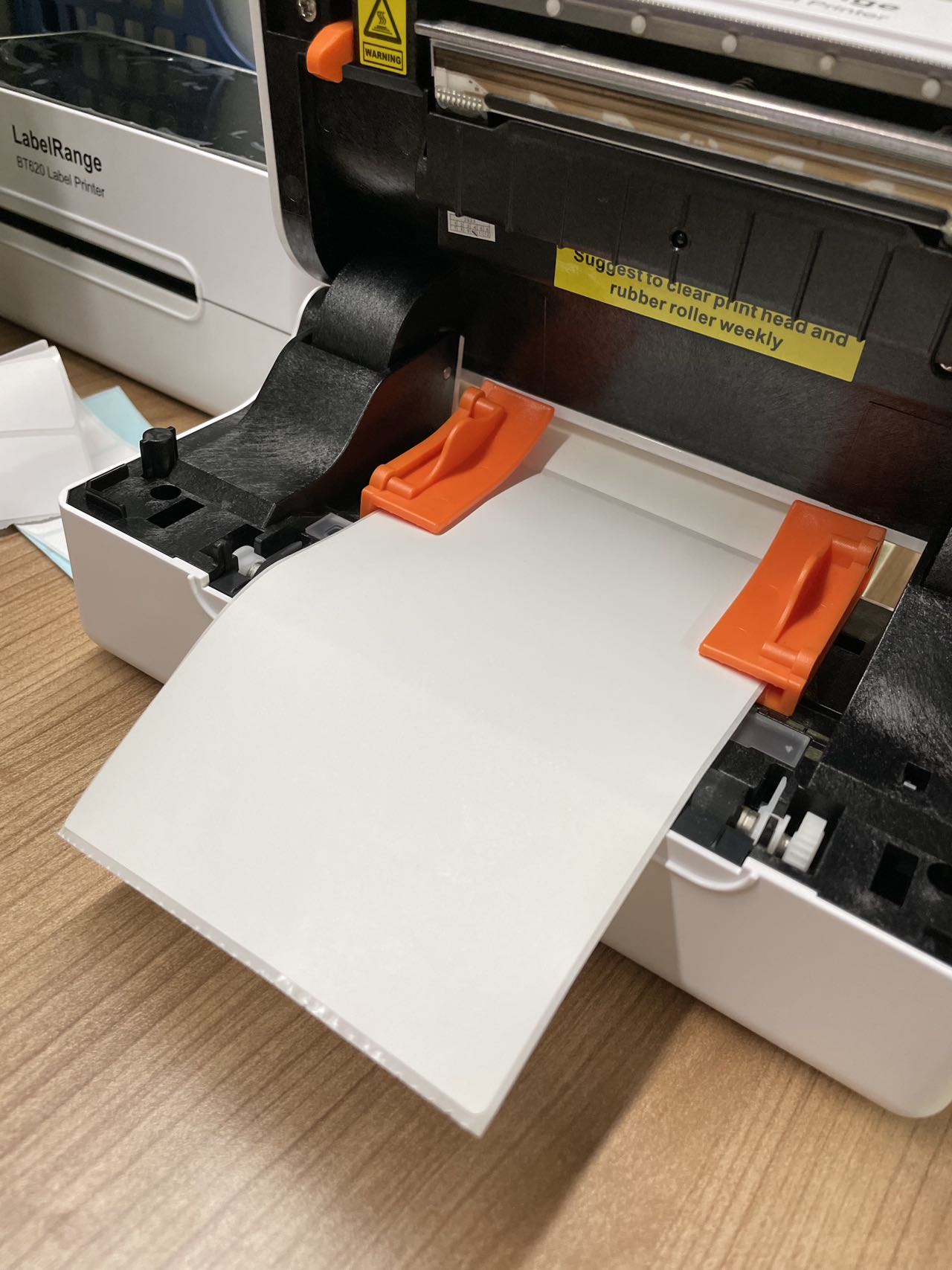 5. How to load the label paper correctly?(图2)